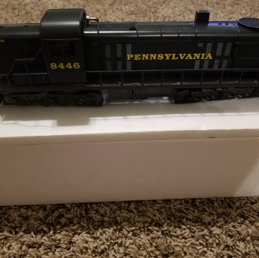 🚂Lionel Pennsylvania Diesel Engine Train🚂